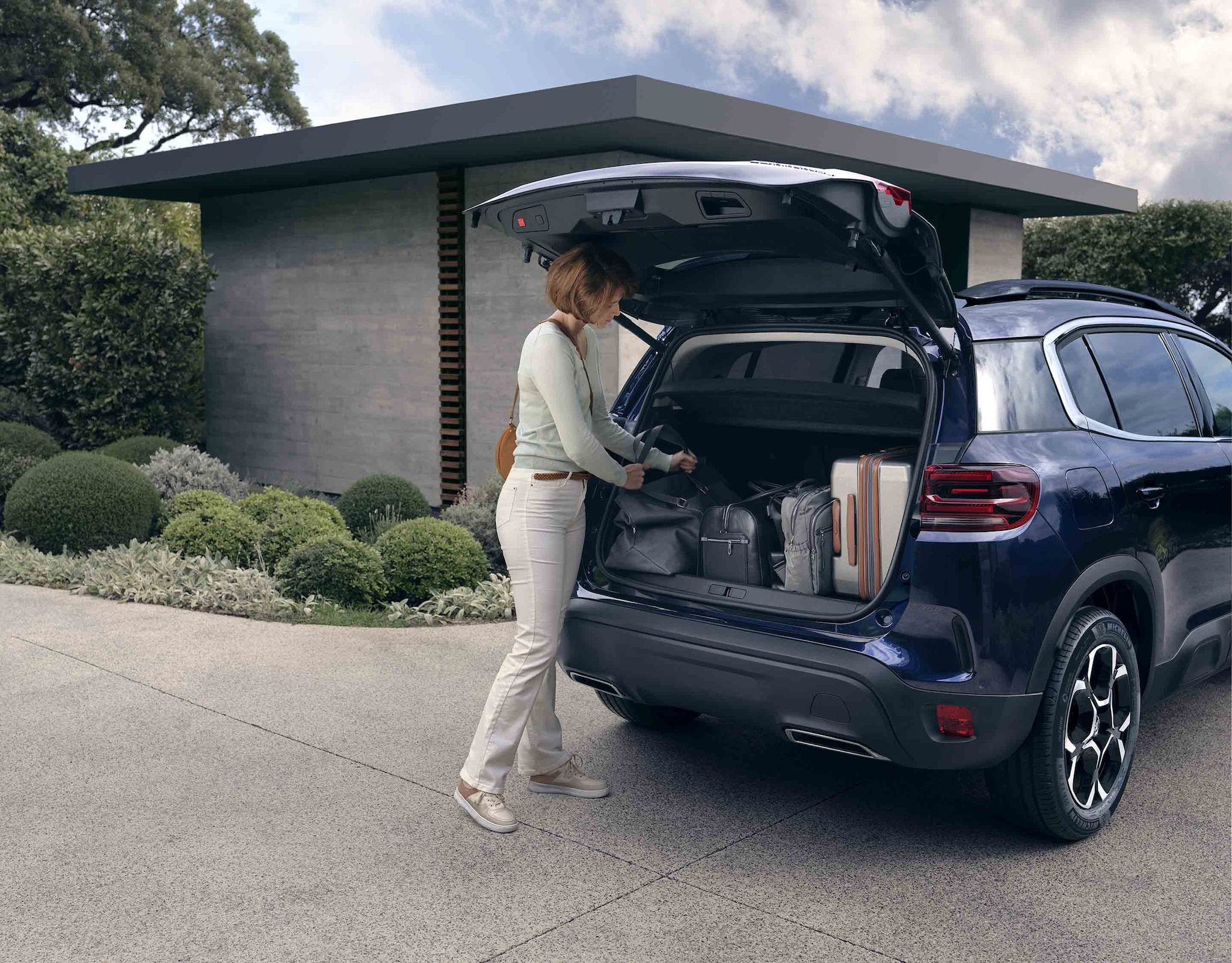 Citroen_C5_Aircross_Coffre_Bagages_2880_2250[1].jpg