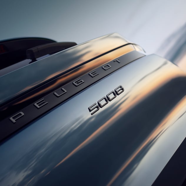 PEUGEOT_5008_HYBRID_2403STYP_523_FR-632x632-v1[1].jpg